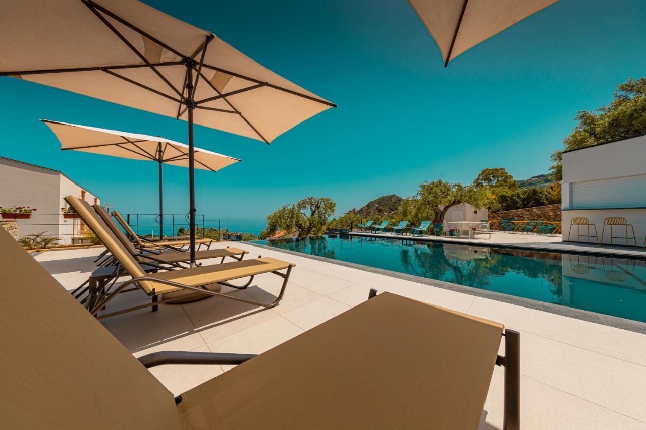 Villa Toto Resort 切法卢 外观 照片